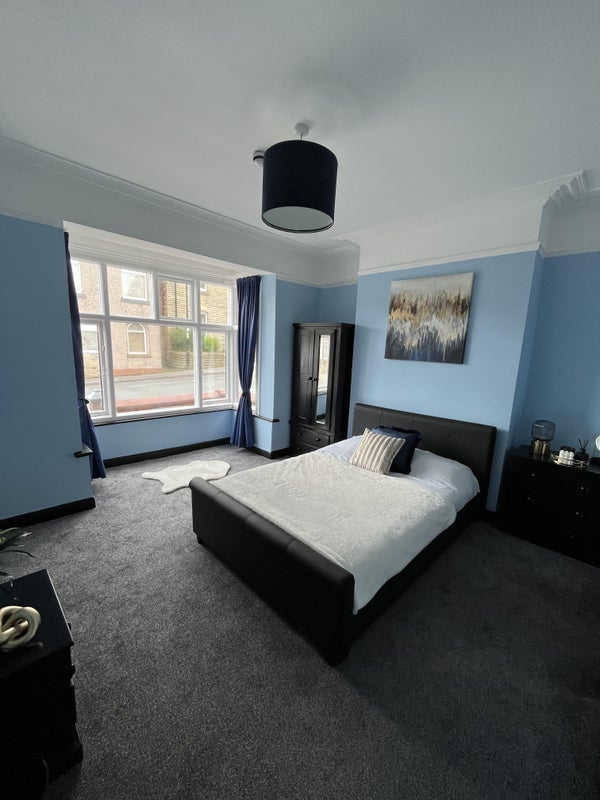 Room Westwood Court in Barnsley