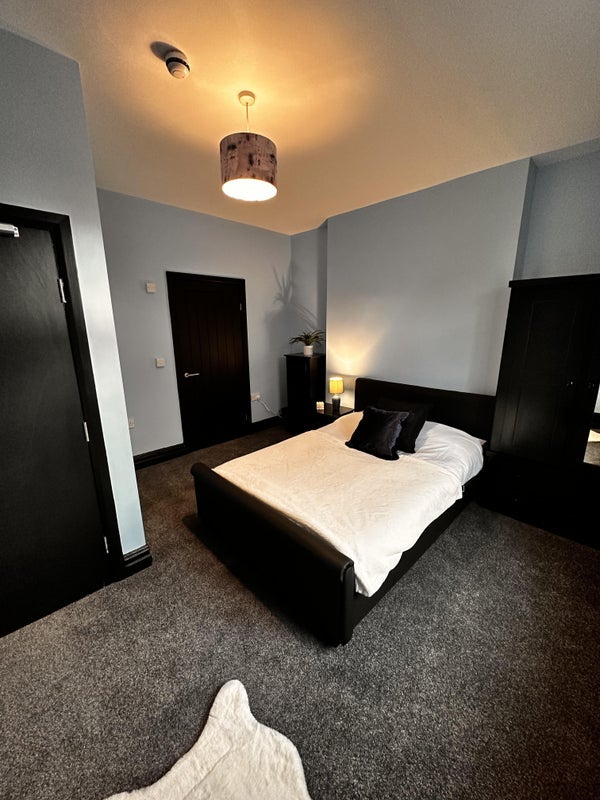 Room Westwood Court in Barnsley