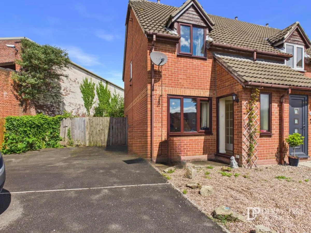 Flat Cantley Road in Riddings