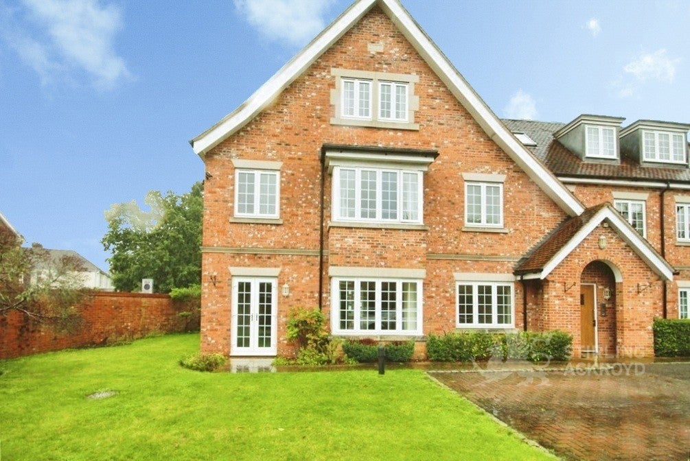 Flat Camphill Road in Woking