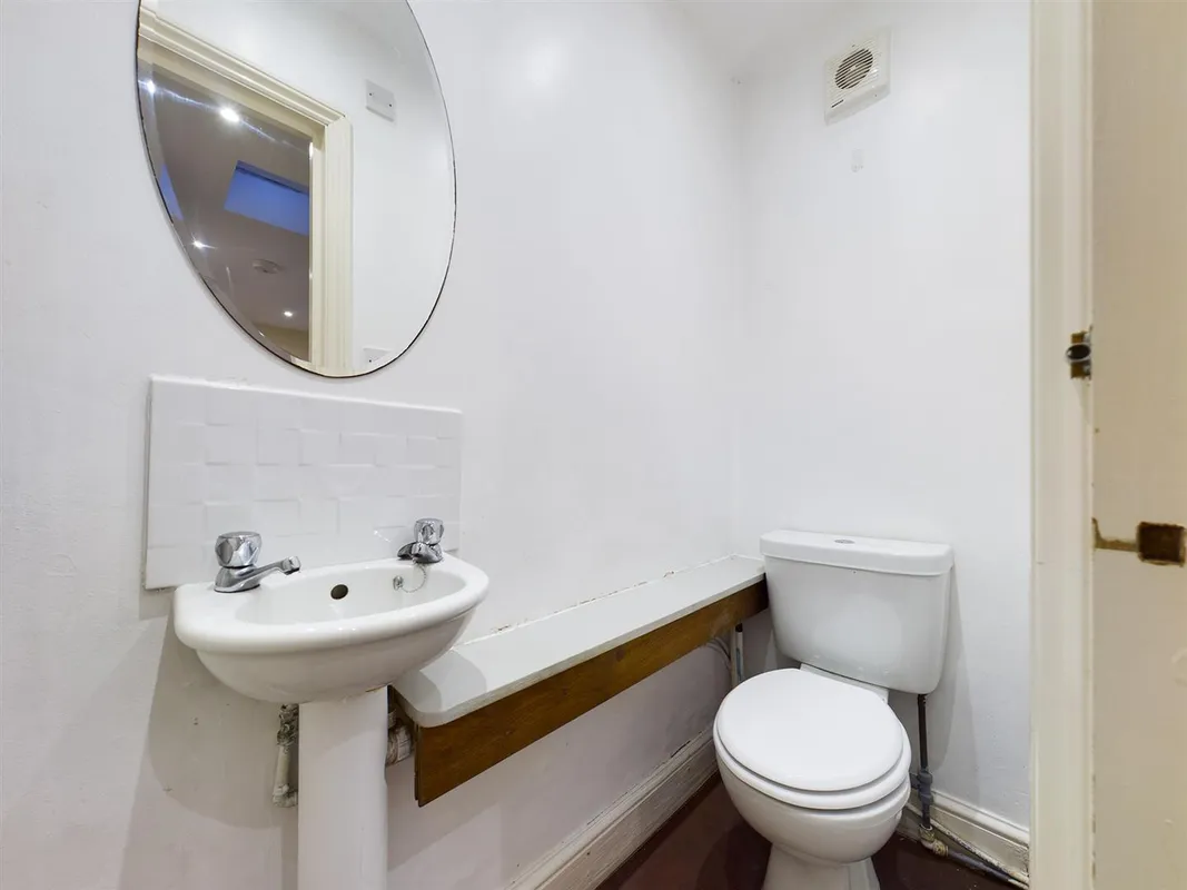 Flat Carisbrooke Road in Brighton