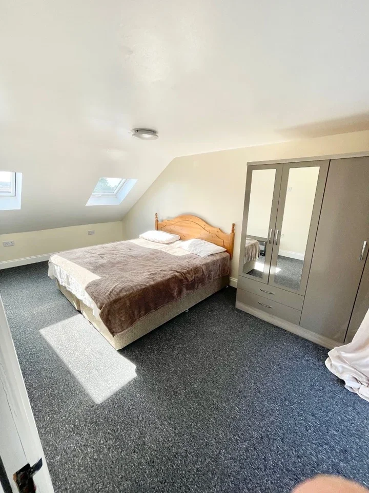 Room Low Hall Lane in Greater London