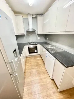 Room Low Hall Lane in Greater London