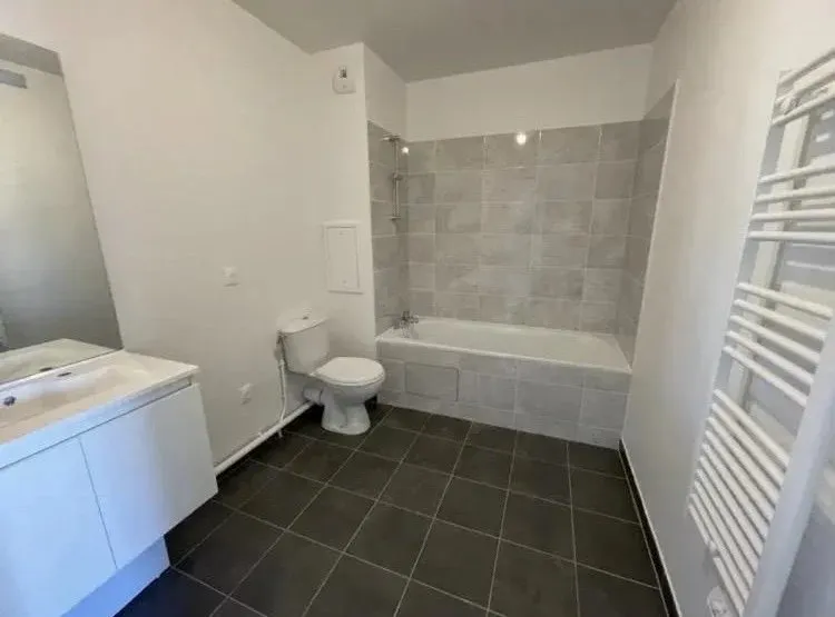 Appartement Avenue Paul Vaillant-Couturier à Paray-Vieille-Poste