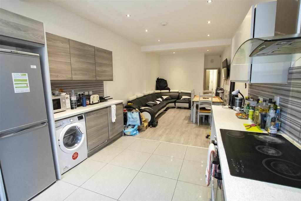 Flat Tiverton Road in Birmingham