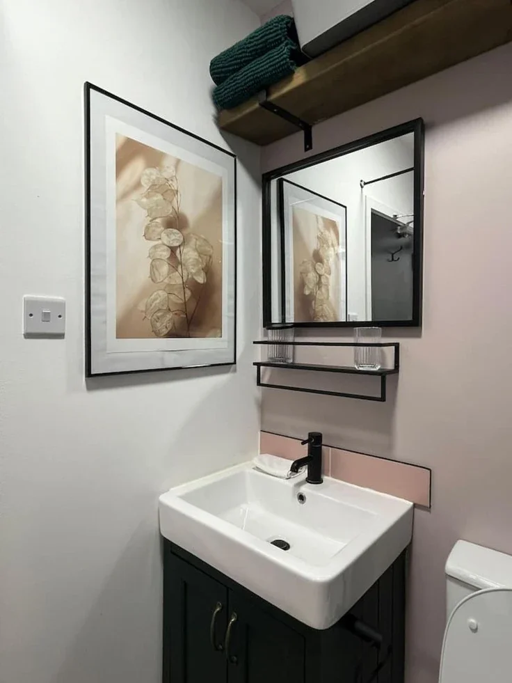 Room Wentworth Street in Greater London