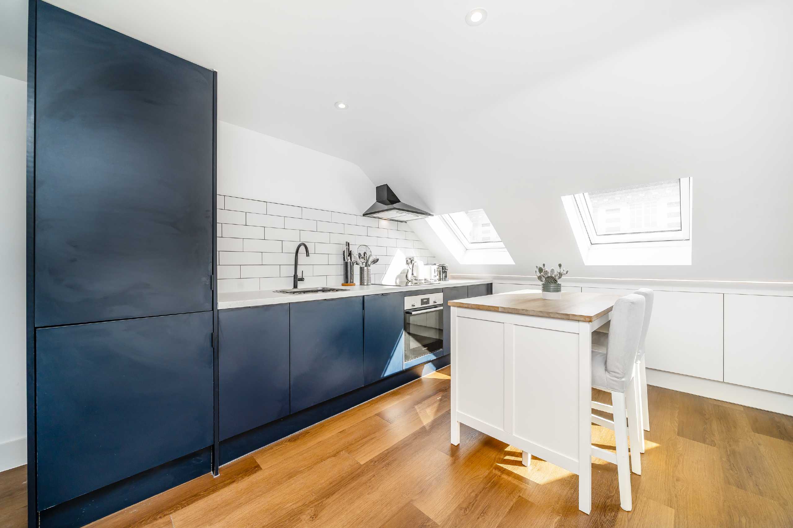 Flat Winchester Street in Greater London