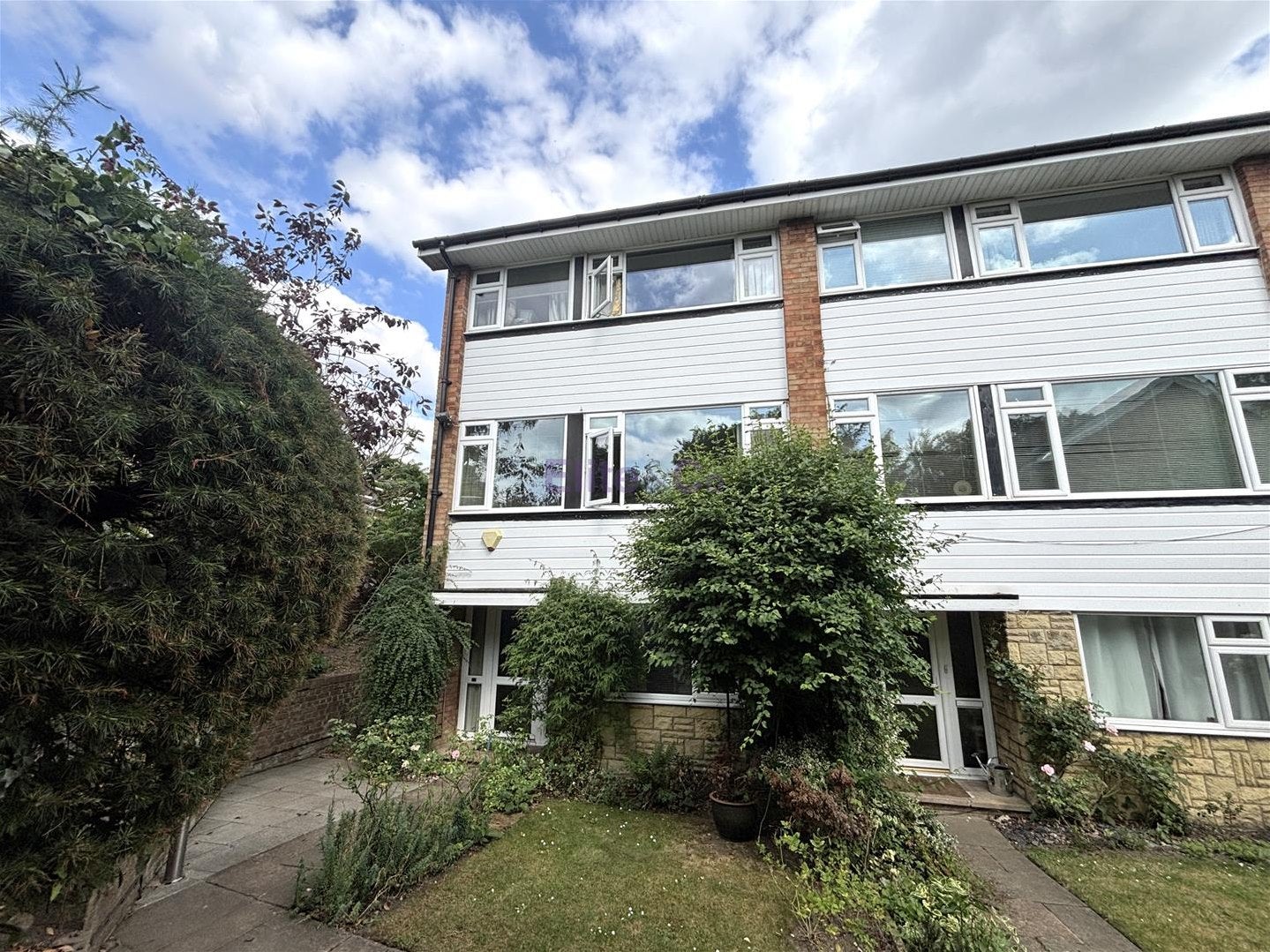 Room Thornton Dene in Greater London