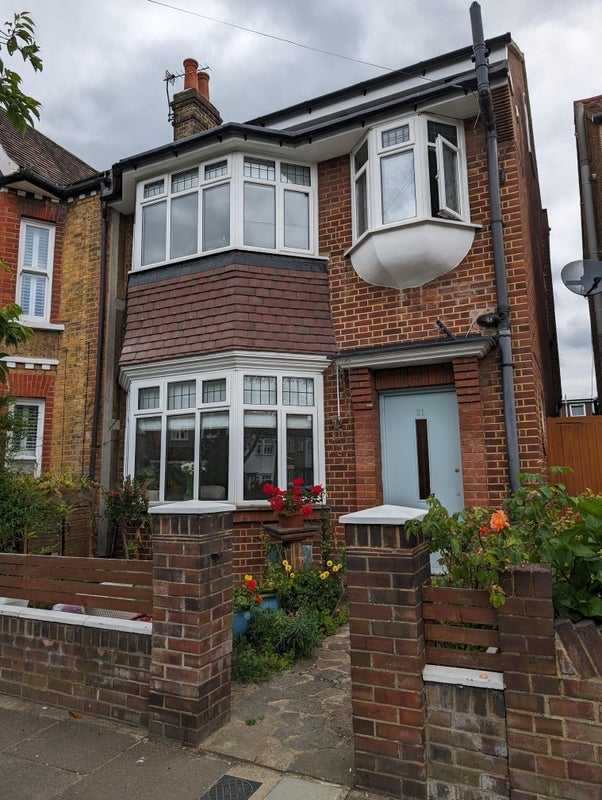 Room Bicester Road in Greater London