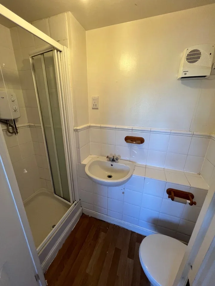 Flat Joyce Green Lane in Dartford