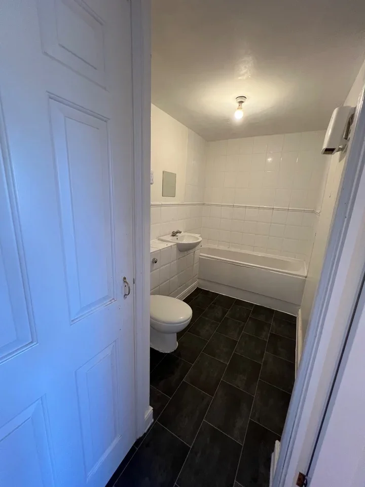 Flat Joyce Green Lane in Dartford