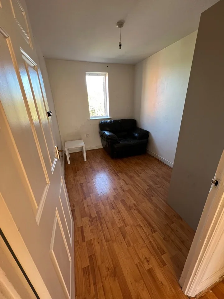 Flat Joyce Green Lane in Dartford