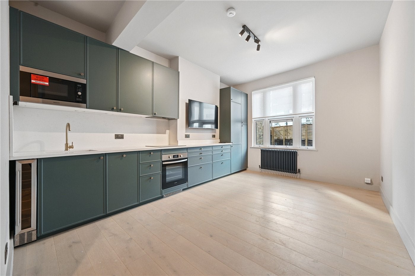 Flat Charlton Road in Greater London