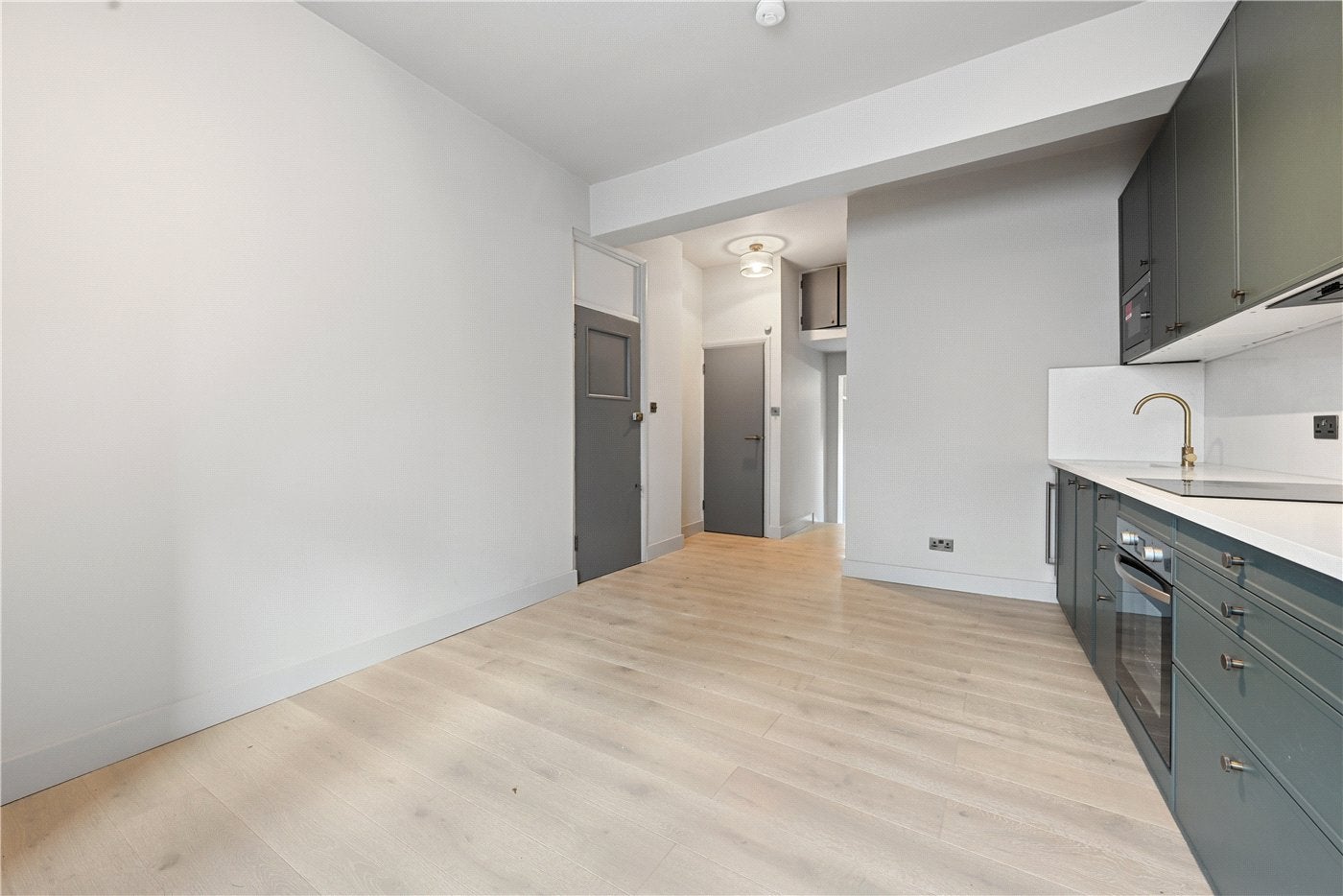 Flat Charlton Road in Greater London