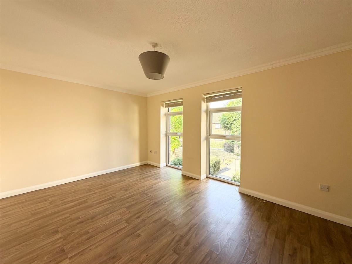 Flat Avondale in Guildford