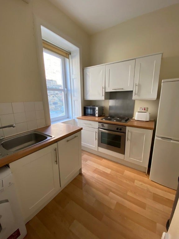 Flat Hermand Crescent in City of Edinburgh