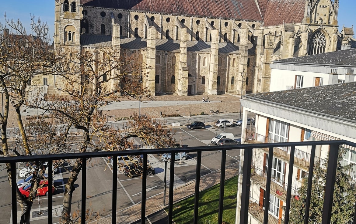Flat Rue de l'Écaille in Reims