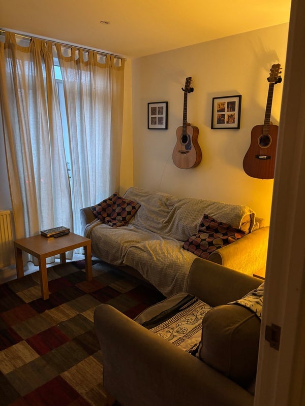 Room Caldwell Close in Greater London