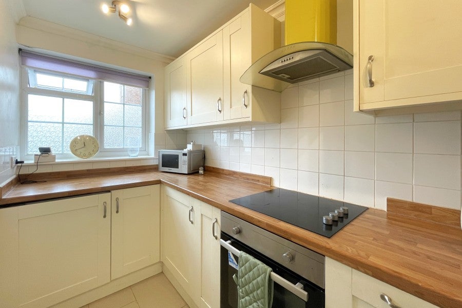 Flat Hazelbank Road in Borough of Runnymede