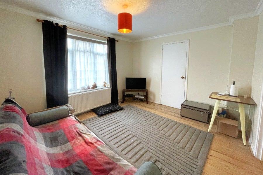 Flat Hazelbank Road in Borough of Runnymede