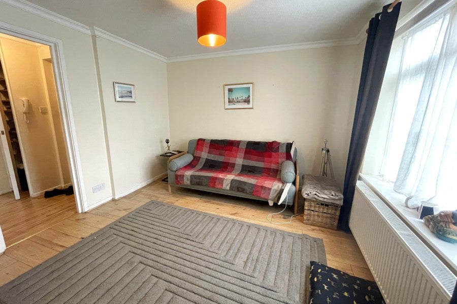 Flat Hazelbank Road in Borough of Runnymede