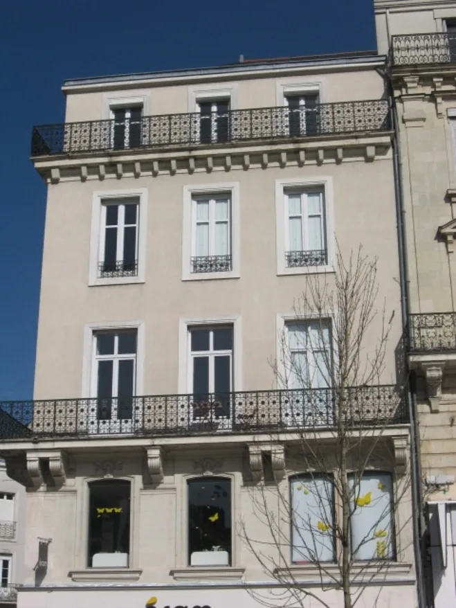 Flat Place du Ralliement in Angers