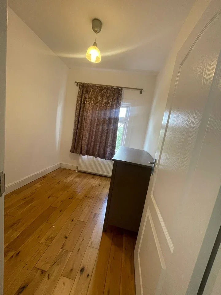 Room Croydon Road in Greater London