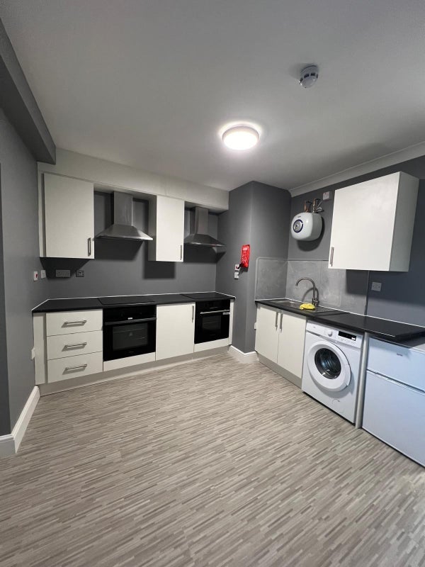 Room Castle Street in Slough