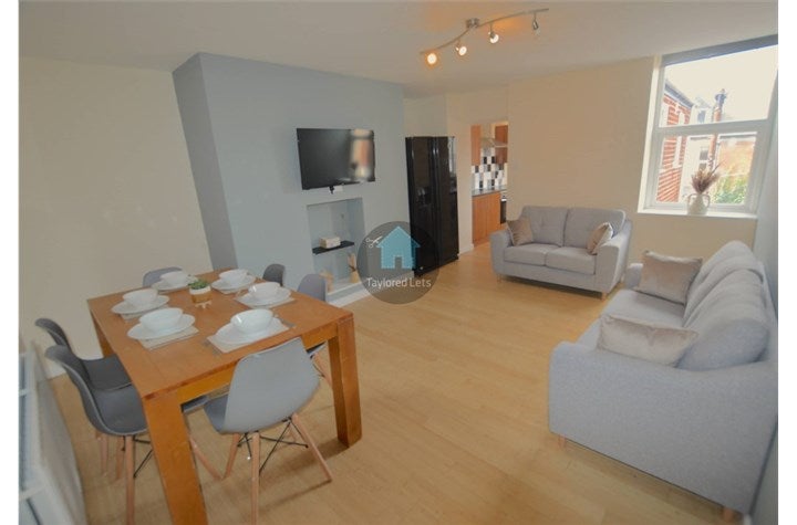 Flat Mowbray Street in Newcastle upon Tyne