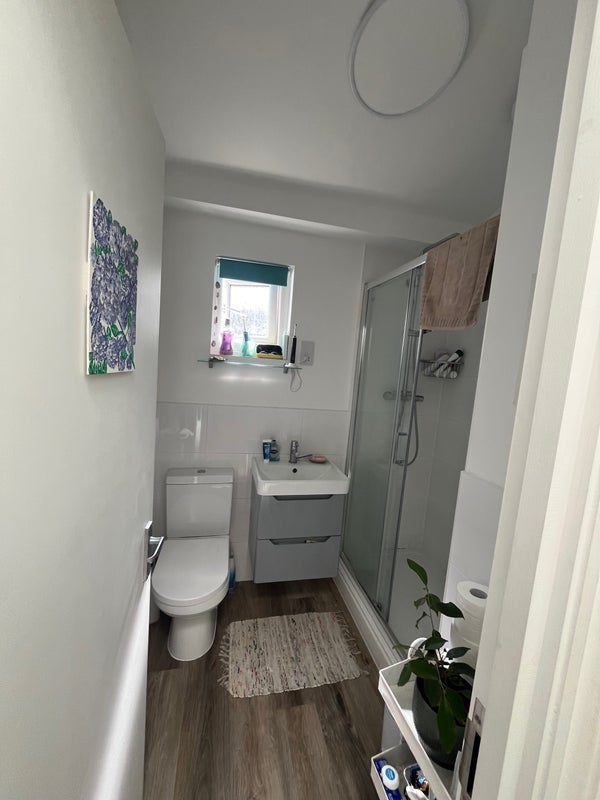 Room Larcom Street in Greater London