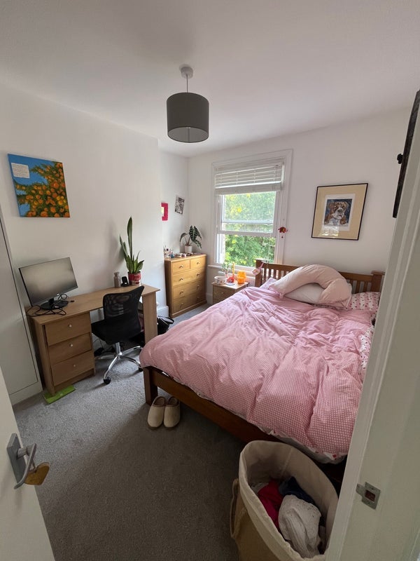 Room Larcom Street in Greater London