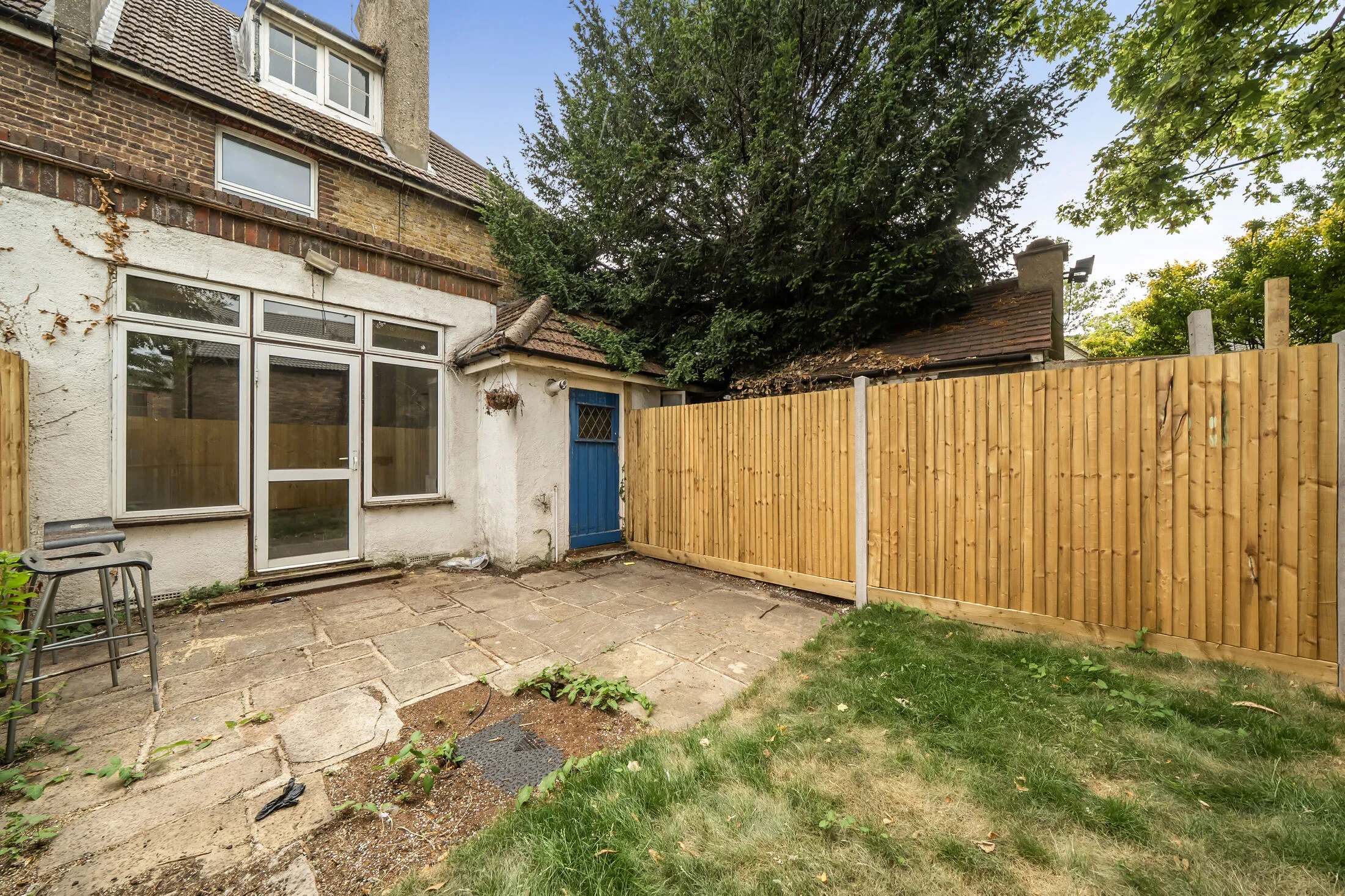 House Lower Green West in Greater London