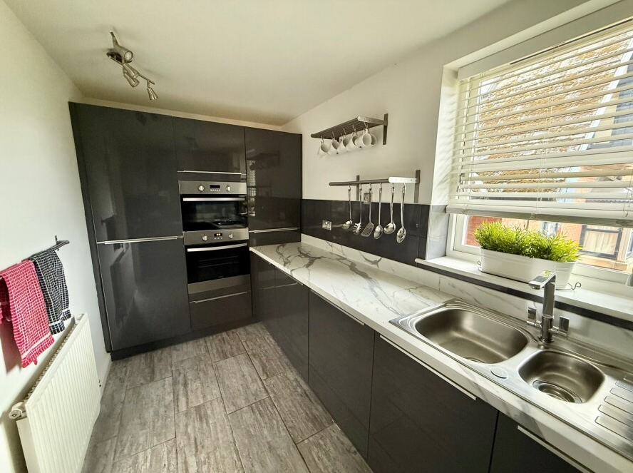 Flat Kennerley's Lane in Wilmslow
