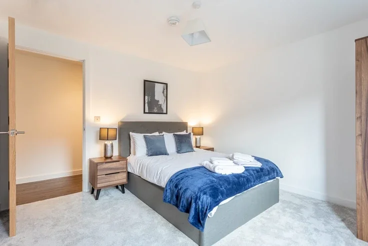 Flat Hallfield Road in York