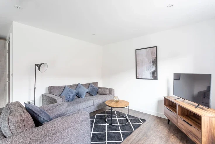 Flat Hallfield Road in York