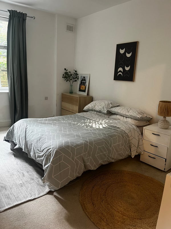 Flat Lee Road in Greater London