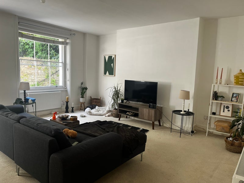Flat Lee Road in Greater London