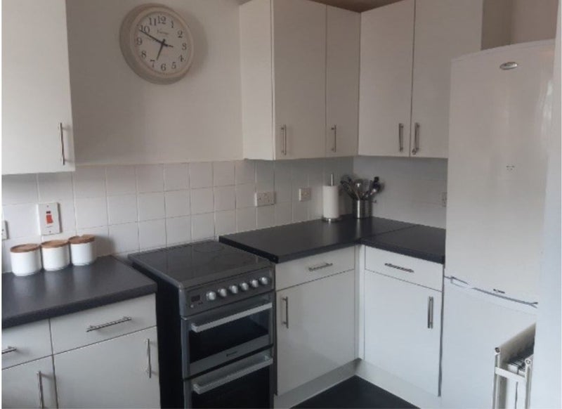Room Chipstead Valley Road in Greater London