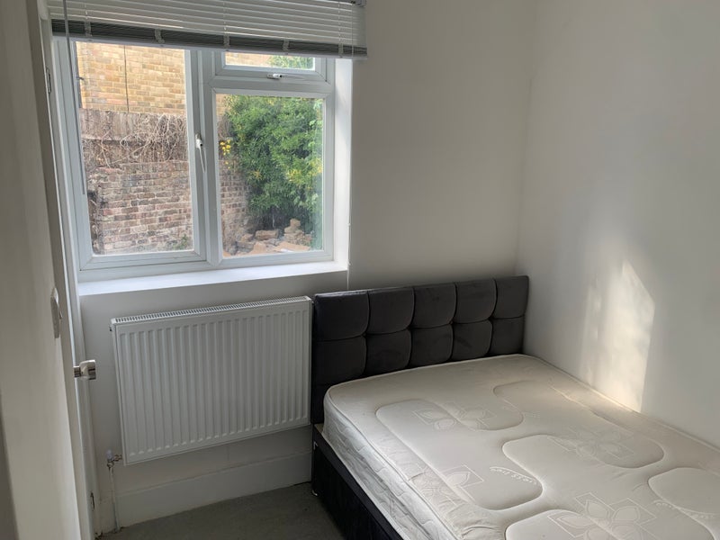 Room Norbury Road in Greater London