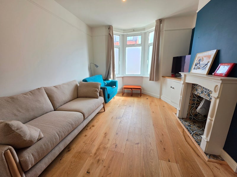 Room Hanham Road in Bristol