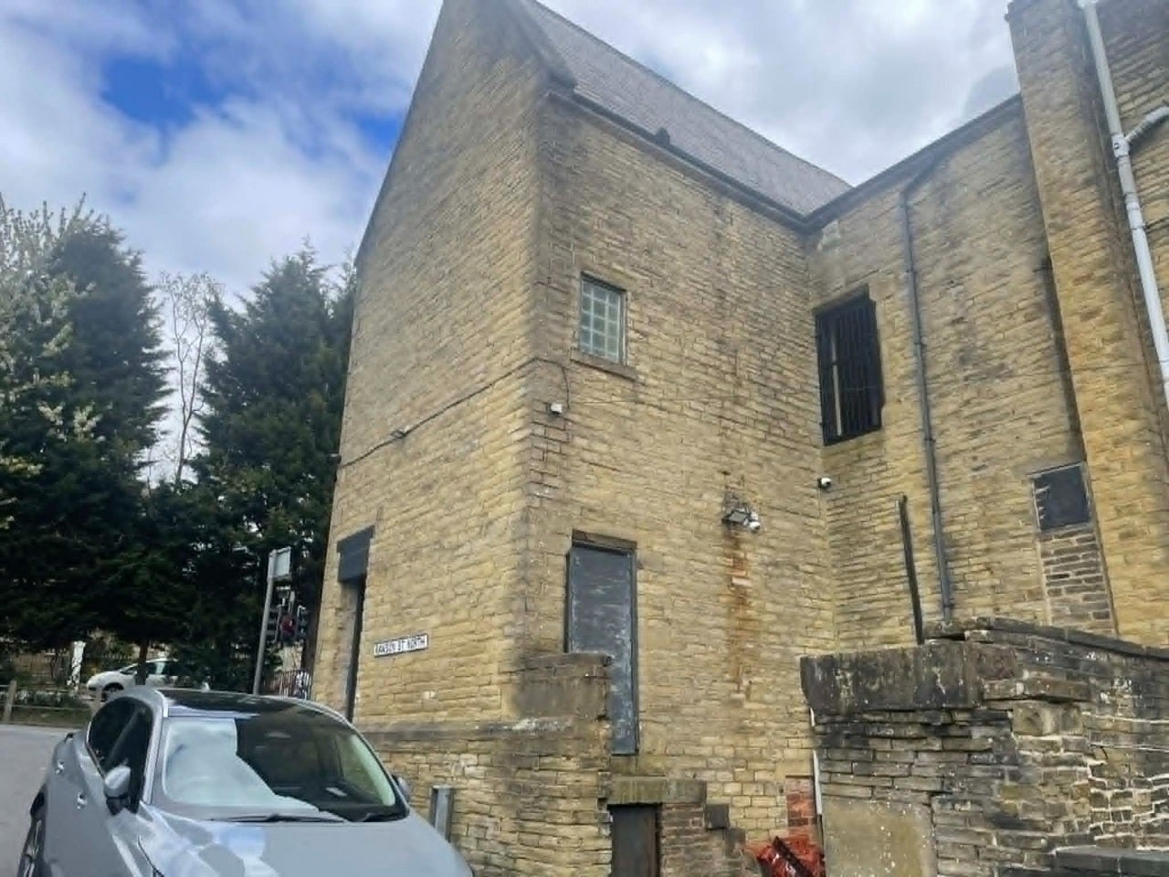 Flat Rawson Street North in Calderdale