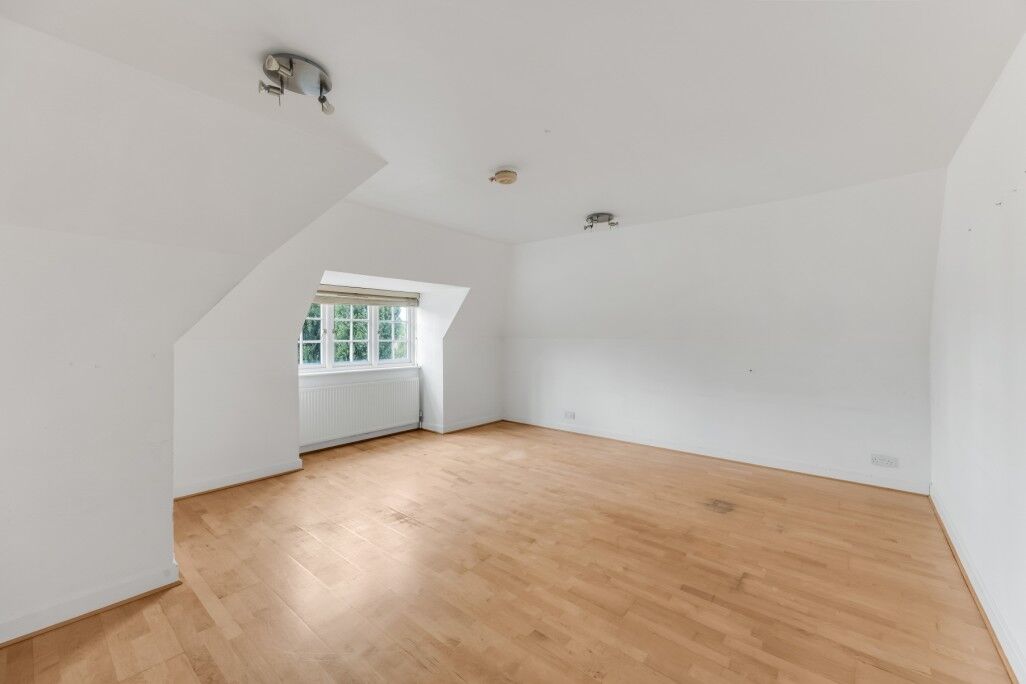 Flat Corringway in Greater London