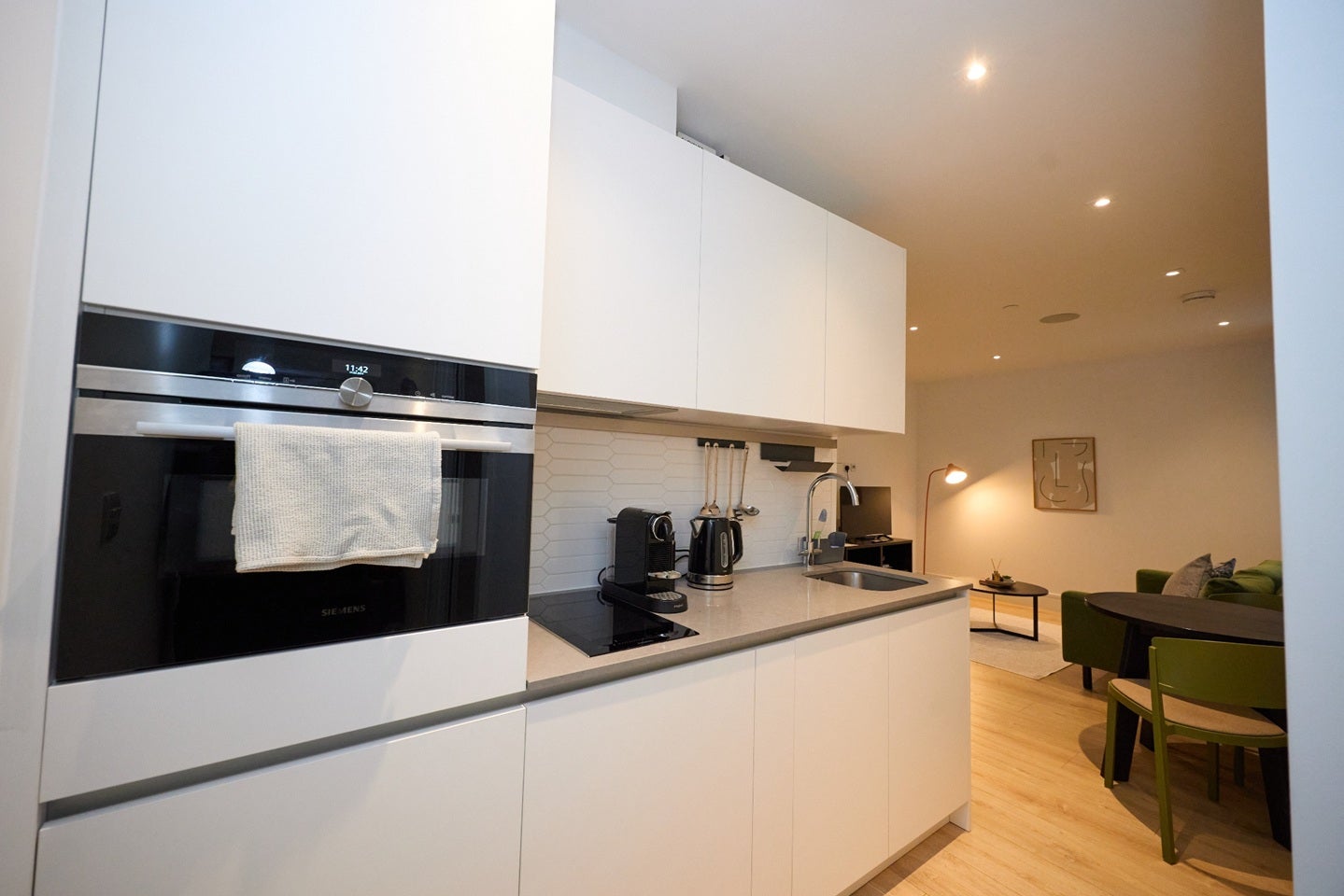 Flat Olympic Way in Greater London