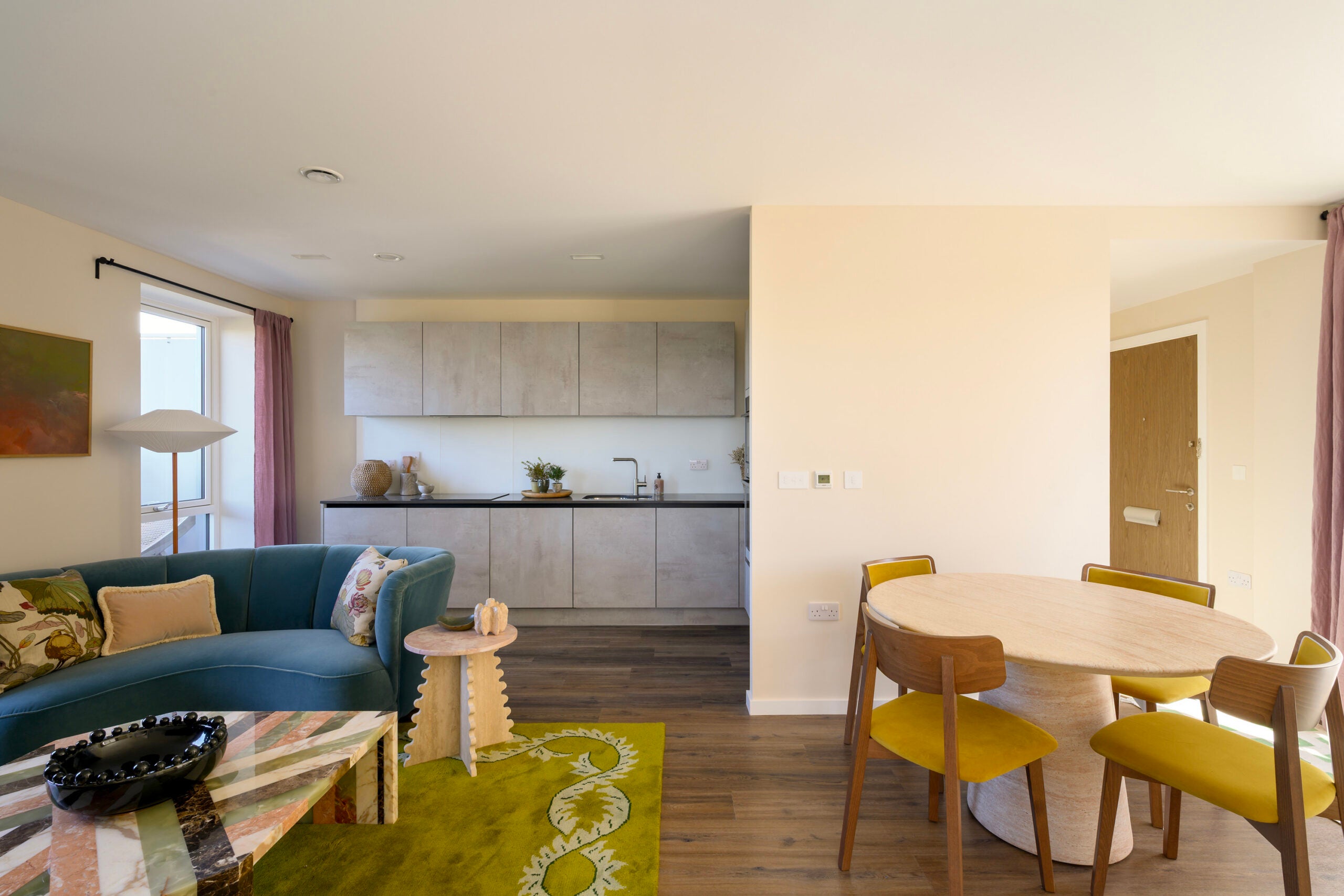 Flat Telford Road in Greater London
