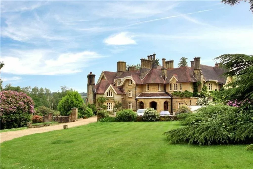 Flat Bentham Hill in Tunbridge Wells