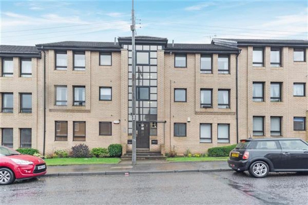 Flat Kelvindale Road in Glasgow