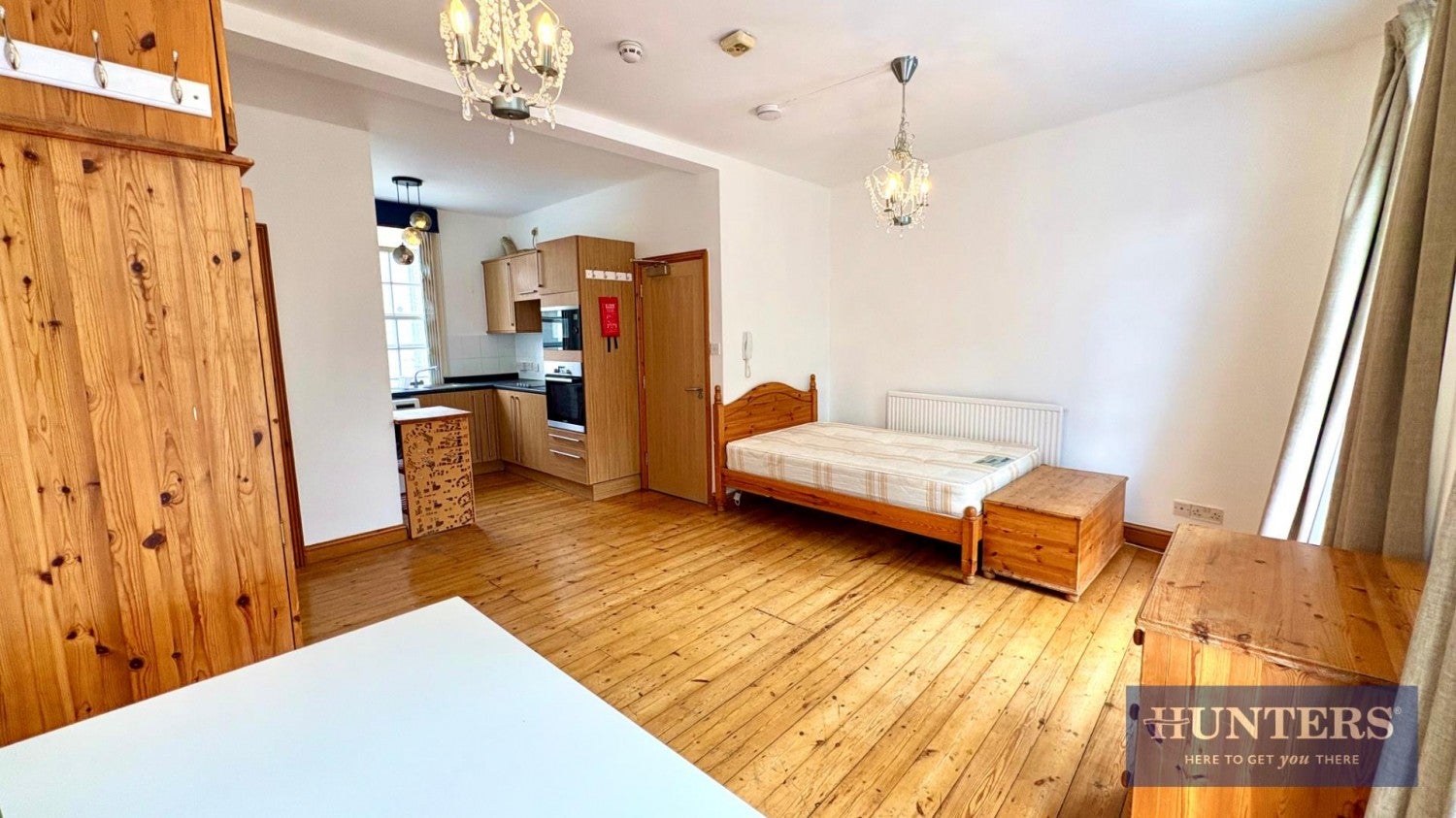 Flat Grafton Road in Greater London