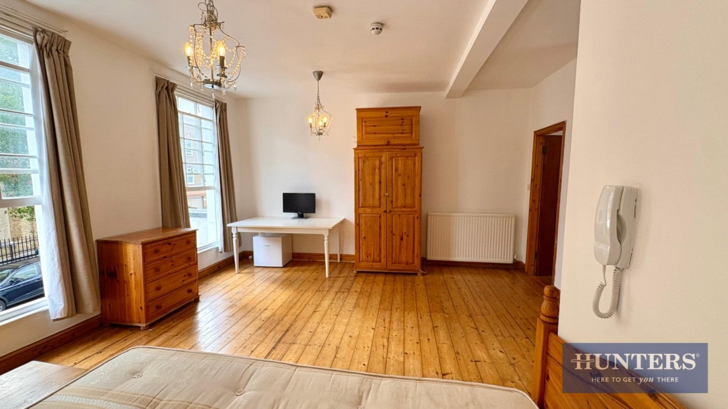 Flat Grafton Road in Greater London