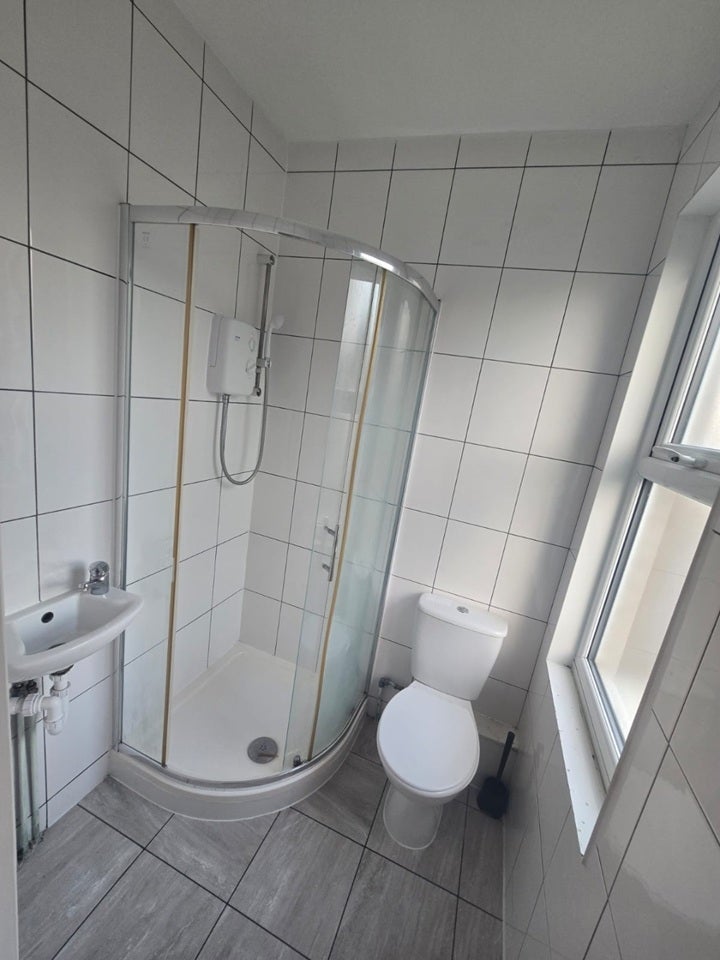 Flat Marmadon Road in Greater London
