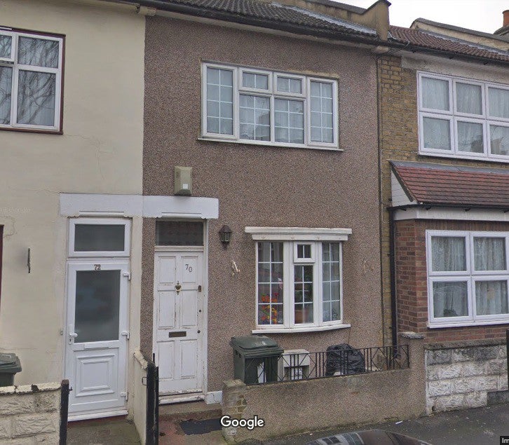 House Aldworth Road in Greater London